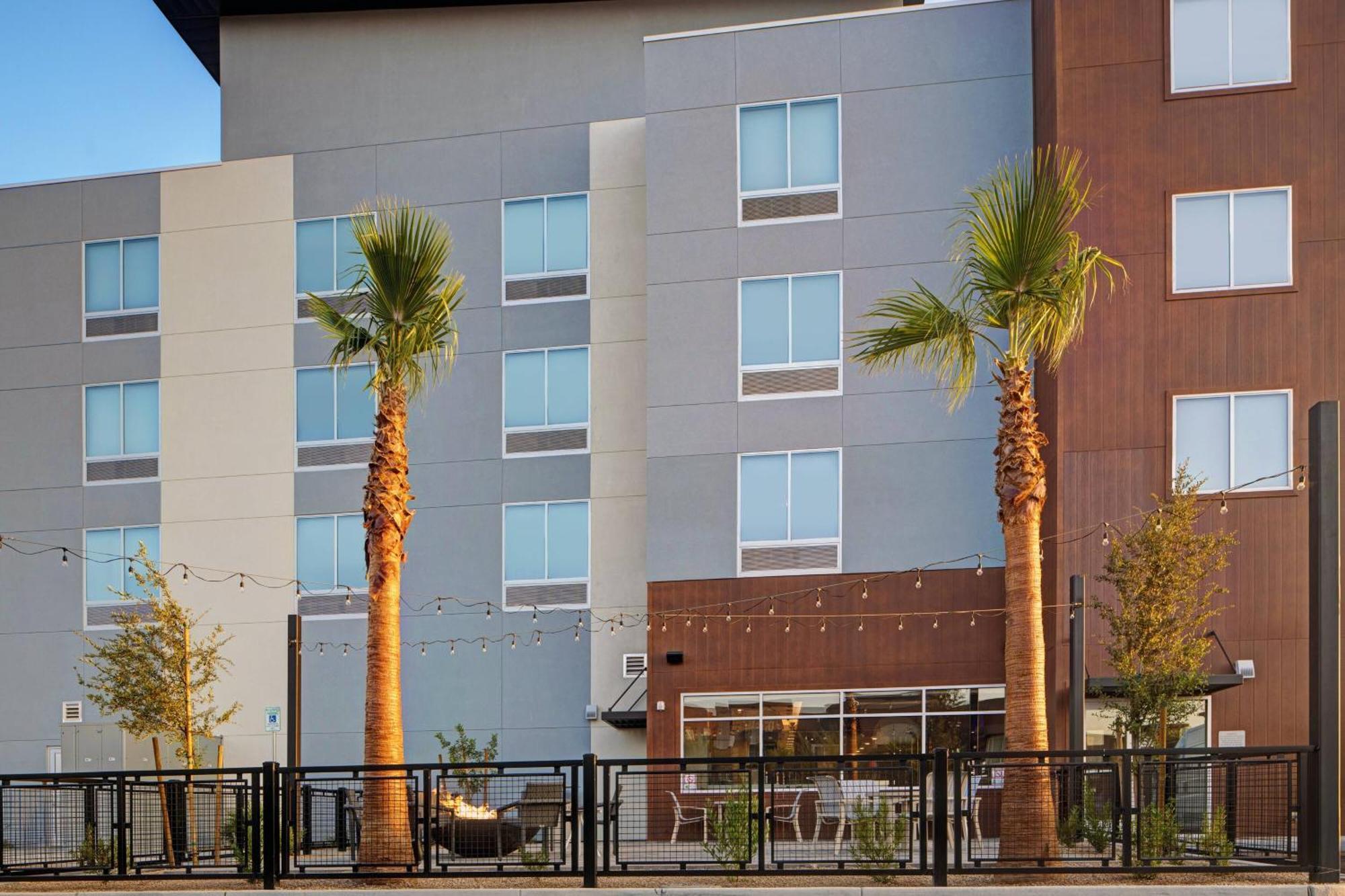 Towneplace Suites By Marriott Phoenix Glendale Sports & Entertainment District Exterior foto